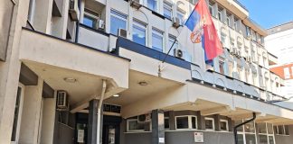 Ne damo Rogoznu: Protest u Novom Pazaru zbog selektivne pravde Protest ispred Osnovnog suda u Novom Pazaru zbog Rogozne