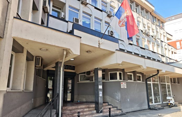 Protest ispred Osnovnog suda u Novom Pazaru zbog Rogozne
