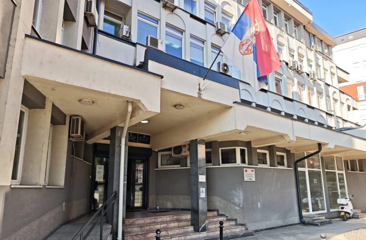 Protest ispred Osnovnog suda u Novom Pazaru zbog Rogozne