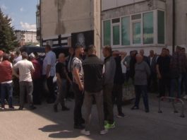 Meštani Goveđaka okupljeni tokom protesta zbog deponije