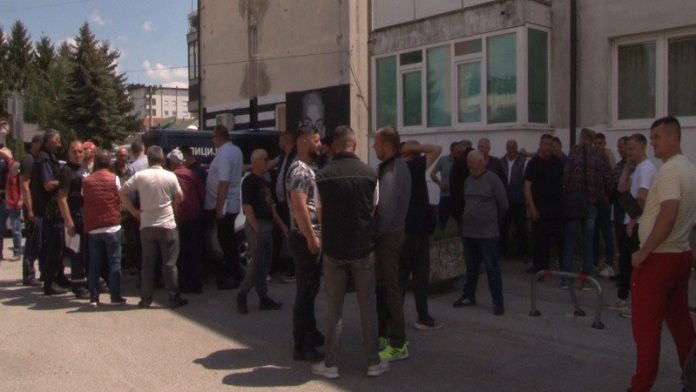 Meštani Goveđaka okupljeni tokom protesta zbog deponije