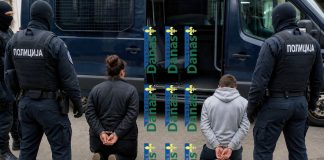 Policija u Beogradu u poslednjem trenutku sprečila teško ubistvo: uhapšeni majka i sin Policijska akcija u Beogradu: uhapšeni majka i sin zbog sumnje na teško ubistvo u pokušaju