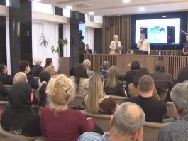 Medicinske sestre i tehničari u Novom Pazaru tokom dodele priznanja