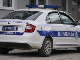 Policija i Hitna pomoć na mestu pucnjave kod Karajukića Bunara