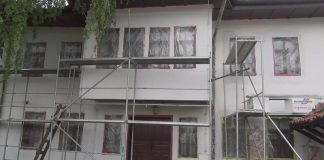 Radovi na obnovi fasade Muzeja „Ras“ u Novom Pazaru Radnici na obnovi fasade Muzeja „Ras“ u Novom Pazaru