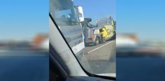 Šleper probio ogradu kod Požarevca: kilometarske gužve ka Beogradu Kolone vozila na auto-putu kod petlje Požarevac nakon nezgode šlepera