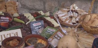 Svečano otvoren Gastrofest u Novom Pazaru: Turska zemlja partner Svečano otvaranje Gastrofesta u Novom Pazaru uz takmičenje u pripremi tradicionalne turske hrane