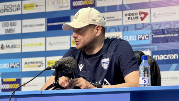 Nenad Lalatović tokom utakmice sa ekipom Novog Pazara