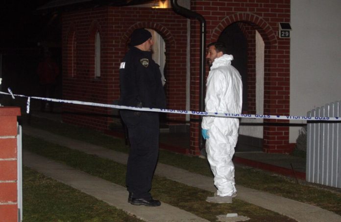 Policija tokom istrage nakon hapšenja osumnjičenog za ubistvo dostavljača pice kod Drniša