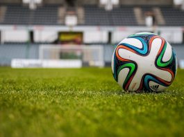 Dušan Vlahović postigao dva gola u Torinu, ali Juventus ostao bez Lige šampiona