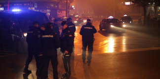 Zločin na Dobrinji: uhapšen osumnjičeni za ubistvo žene, dete pronađeno nepovređeno Policija i uviđaj nakon ubistva na Dobrinji u Sarajevu