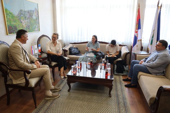 Delegacija Ambasade Francuske tokom sastanka u Gradskoj upravi Novog Pazara