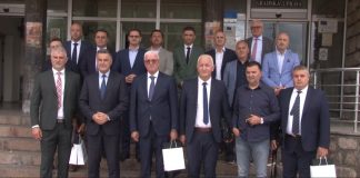 Delegacija SBK posetila Novi Pazar: jačanje privredne saradnje Delegacija SBK sa premijerom Tahir Lendom tokom posete Novom Pazaru