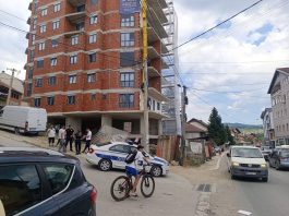 Građevinski radnik nakon pada sa visine, hitan prevoz u bolnicu