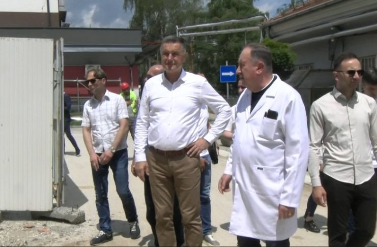Gradonačelnik Novog Pazara sa saradnicima obišao radove na budućem Kliničkom centru