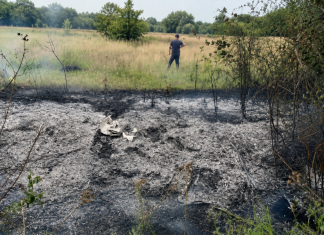 Grom izazvao požar u Pobrđu kod Novog Pazara: vatrogasci sprečili širenje vatre Vatrogasci na intervenciji nakon udara groma u Pobrđu kod Novog Pazara