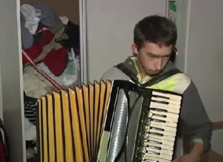 Novak iz Bora: 11% vida, bolovi rastu, a pomoć zavisi od novca Sedamnaestogodišnji Novak Milojević iz Bora bori se za očuvanje vida