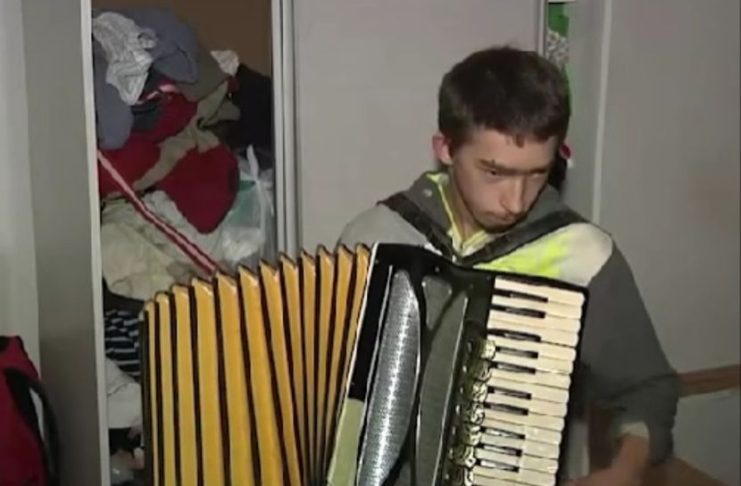 Sedamnaestogodišnji Novak Milojević iz Bora bori se za očuvanje vida