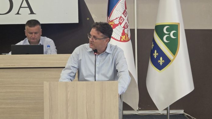 Zgrada Skupštine Novog Pazara i mapa urbanističkog plana