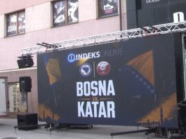 Gradsko šetalište u Novom Pazaru tokom navijačkog prenosa utakmice reprezentacije