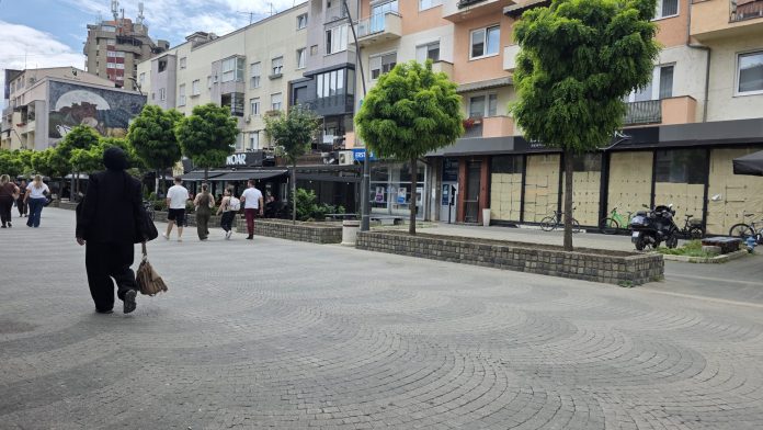 Oblačno vreme sa povremenom kišom i lokalnim pljuskovima