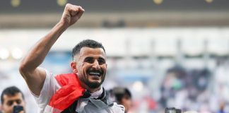 Od porodičnog gubitka do heroja Mundijala: Ajmen Husein piše istoriju Iraka Ajmen Husein, napadač Iraka, u trenutku slavlja nakon gola na Mundijalu