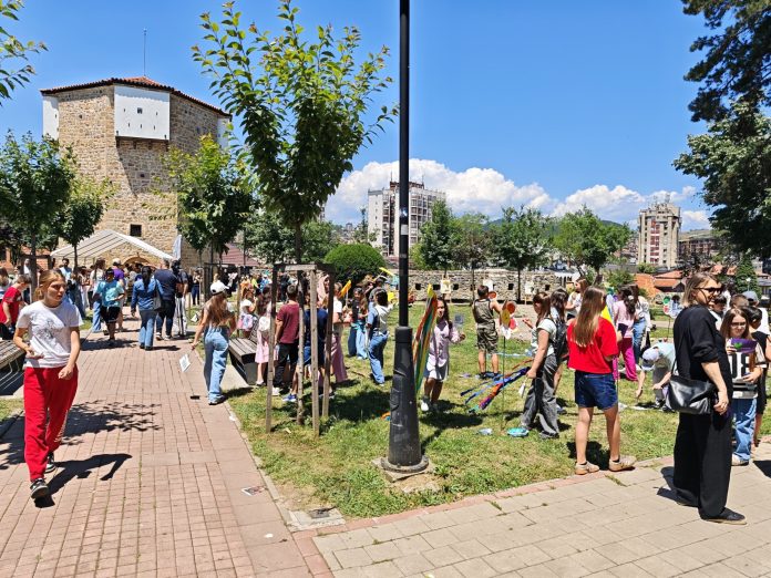 Učesnici jubilarnog Dugin Eko festivala u Gradskom parku pod sloganom „Piknik u prirodi“