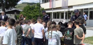 Policija u Novom Pazaru predstavila opremu povodom Dana MUP-a Policijski službenici u Novom Pazaru predstavljaju opremu povodom Dana MUP-a