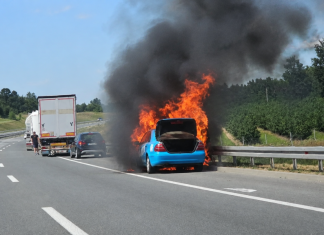 Požar u taksiju na auto-putu Miloš Veliki kod Uba Izgorjelo taksi vozilo na auto-putu Miloš Veliki kod Uba