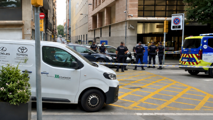 Policija u Barseloni tokom istrage likvidacije i potvrde identiteta žrtve