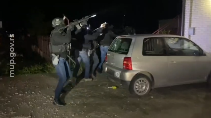 Policijska akcija u Nišu tokom hapšenja osumnjičenog zbog sumnje na nelegalno oružje