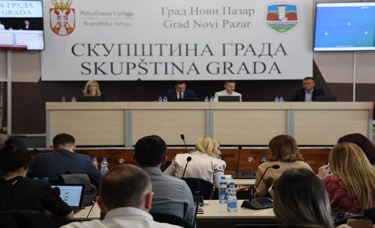 Zgrada gradske Skupštine Novog Pazara tokom zasedanja