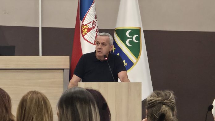 Faruk Suljević tokom obraćanja o planu Centra za upravljanje otpadom u Novom Pazaru