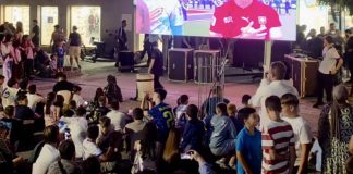 Švajcarska nadigrala BiH, stotine Novopazaraca pratile meč na Gradskom šetalištu Navijači u Novom Pazaru prate utakmicu Bosne i Hercegovine i Švajcarske na Gradskom šetalištu