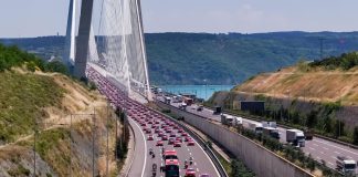 Turska ispraćena iz Istanbula uz kolonu automobila ka Mundijalu 2026 Konvoj Togg vozila prati tursku fudbalsku reprezentaciju na put ka Mundijalu 2026