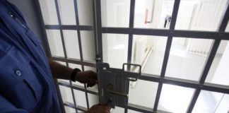 Tužilaštvo traži pritvor direktorki privatne škole Zgrada javnog tužilaštva i dokumenta povezani sa slučajem falsifikovanih diploma
