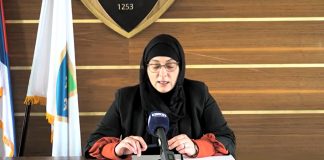 Vanredna situacija u Sjenici i dalje na snazi zbog blokade deponije Goveđak Predsednica Opštine Sjenica Mersija Camović-Rebronja najavila da vanredna situacija ostaje na snazi