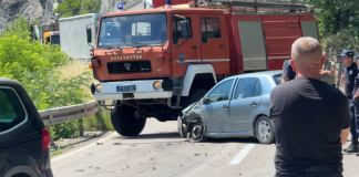 (VIDEO) Saobraćajna nesreća na Ibarskoj magistrali: povređeni vozači i beba od 15 dana Saobraćajna nesreća na Ibarskoj magistrali kod Bara