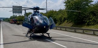Vozač iz Novog Pazara povređen u teškoj nesreći u Češkoj Oštećena kabina kamiona nakon nesreće na autoputu u Češkoj