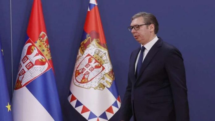 Aleksandar Vučić u Batajnici kraj Beograda tokom najave redovnog vojnog roka