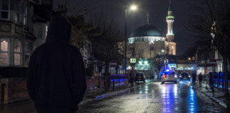 Četrnaestogodišnjak optužen za terorizam u Londonu Policijska zgrada u Londonu u kontekstu optužbe za terorizam