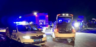 Crna nedelja u Srbiji: u osam dana poginulo 11 ljudi Ilustracija saobraćajne nesreće na putu u Srbiji