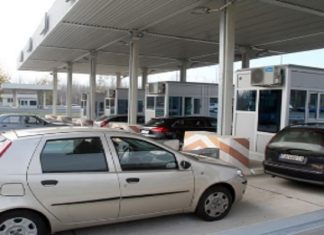 Gužve na putevima i višesatna čekanja na granici Kolona vozila na prilazu graničnom prelazu Gradina