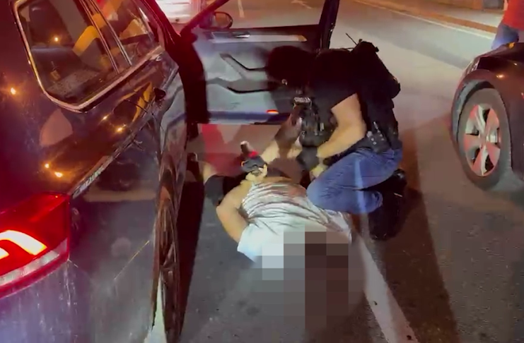 Policijski pregled automobila kod graničnog prelaza Mali Zvornik nakon hapšenja