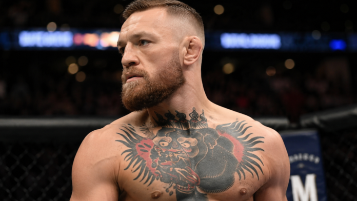 Konor Mekgregor u oktagonu tokom UFC 329 u Las Vegasu