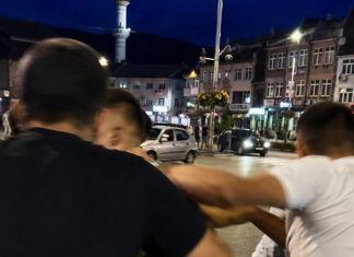 Masovna tuča u centru Tutina: mladići, navodno hladno oružje Ulica u centru Tutina tokom dana, ilustracija za incident