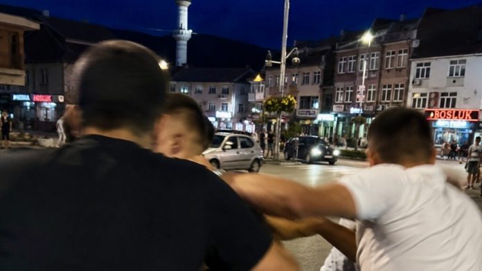 Ulica u centru Tutina tokom dana, ilustracija za incident