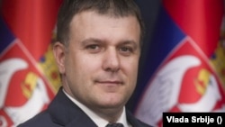 Memić: Niko iz Vlade Srbije me nije kontaktirao nakon Drinske regate Husein Memić tokom razgovora za Radio Slobodnu Evropu o incidentima na Drinskoj regati