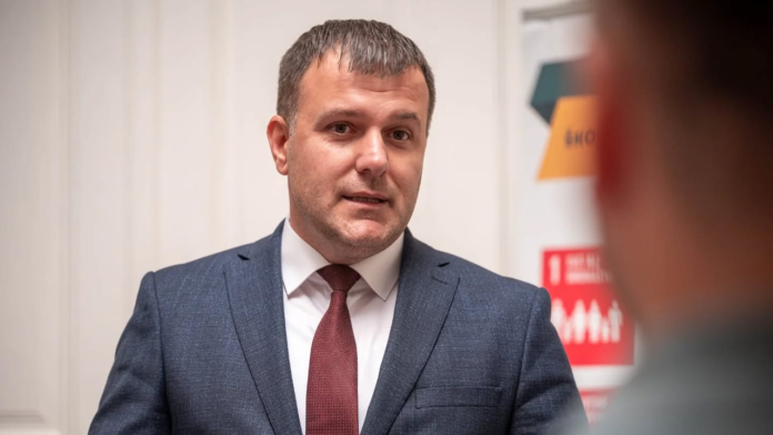 Radovi na pešačkim površinama i trotoarima u Novom Pazaru