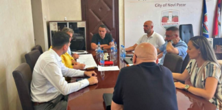 Novi Pazar: počinje izrada projekta vodovodne mreže ka Deževi Radni sastanak u Gradskoj upravi Novog Pazara o projektnoj dokumentaciji za vodovod prema Deževi